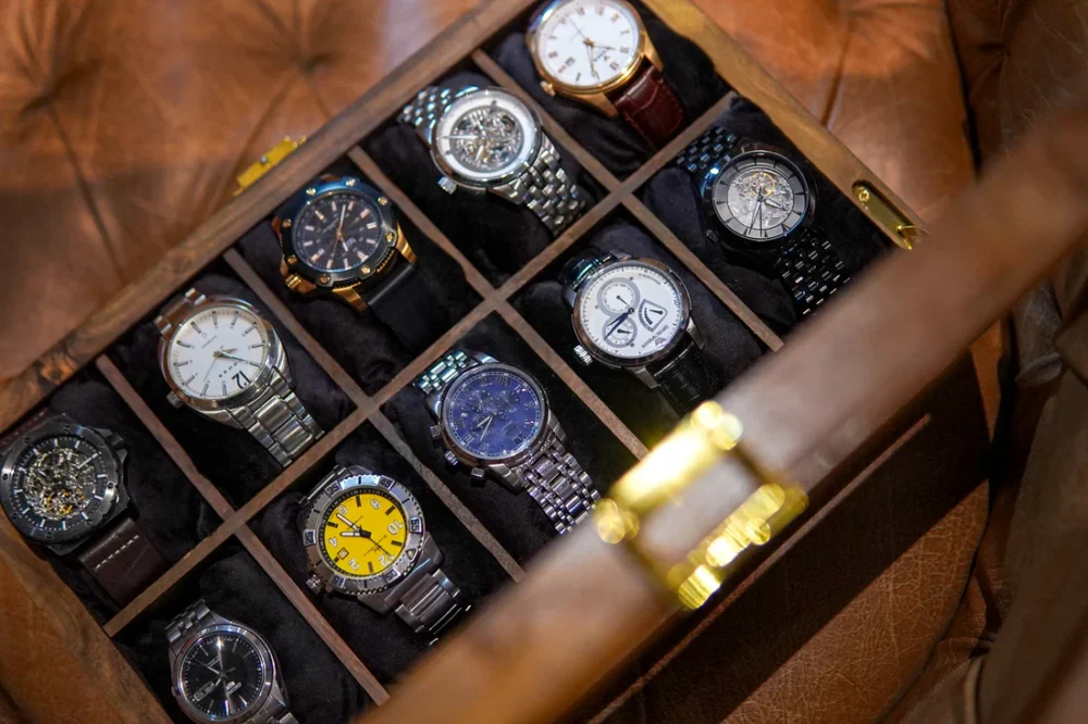 Premium Wooden Watch Box for Men – Elegant Storage & Display Case for Watches and Accessories - Image 2